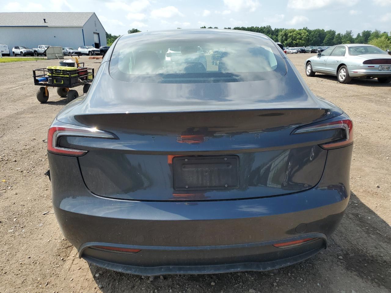 2024 Tesla Model 3 - Фото 6