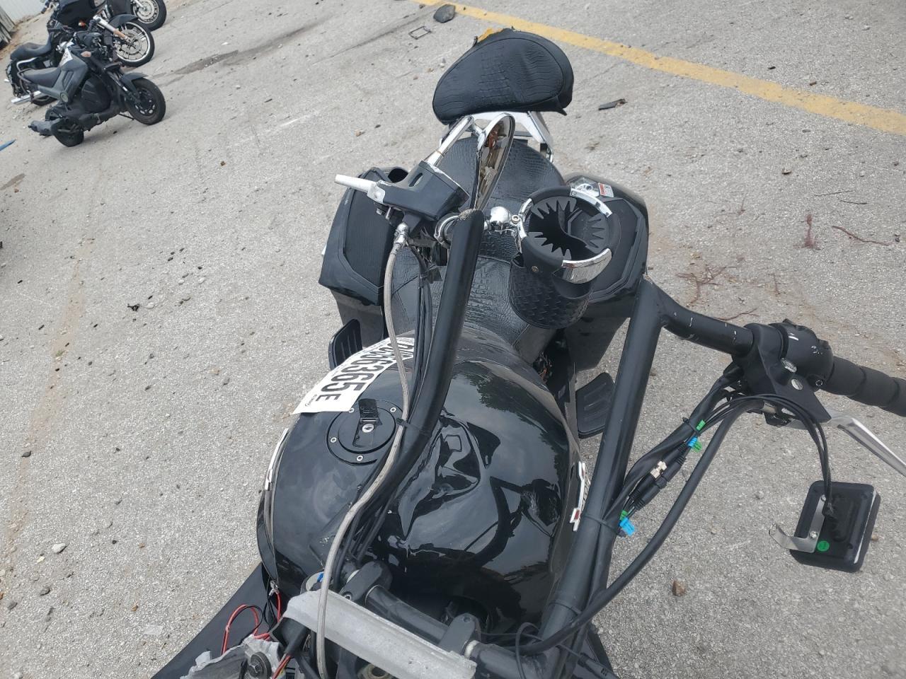 2011 Victory Motorcycles Cross Country Standard - Фото 5