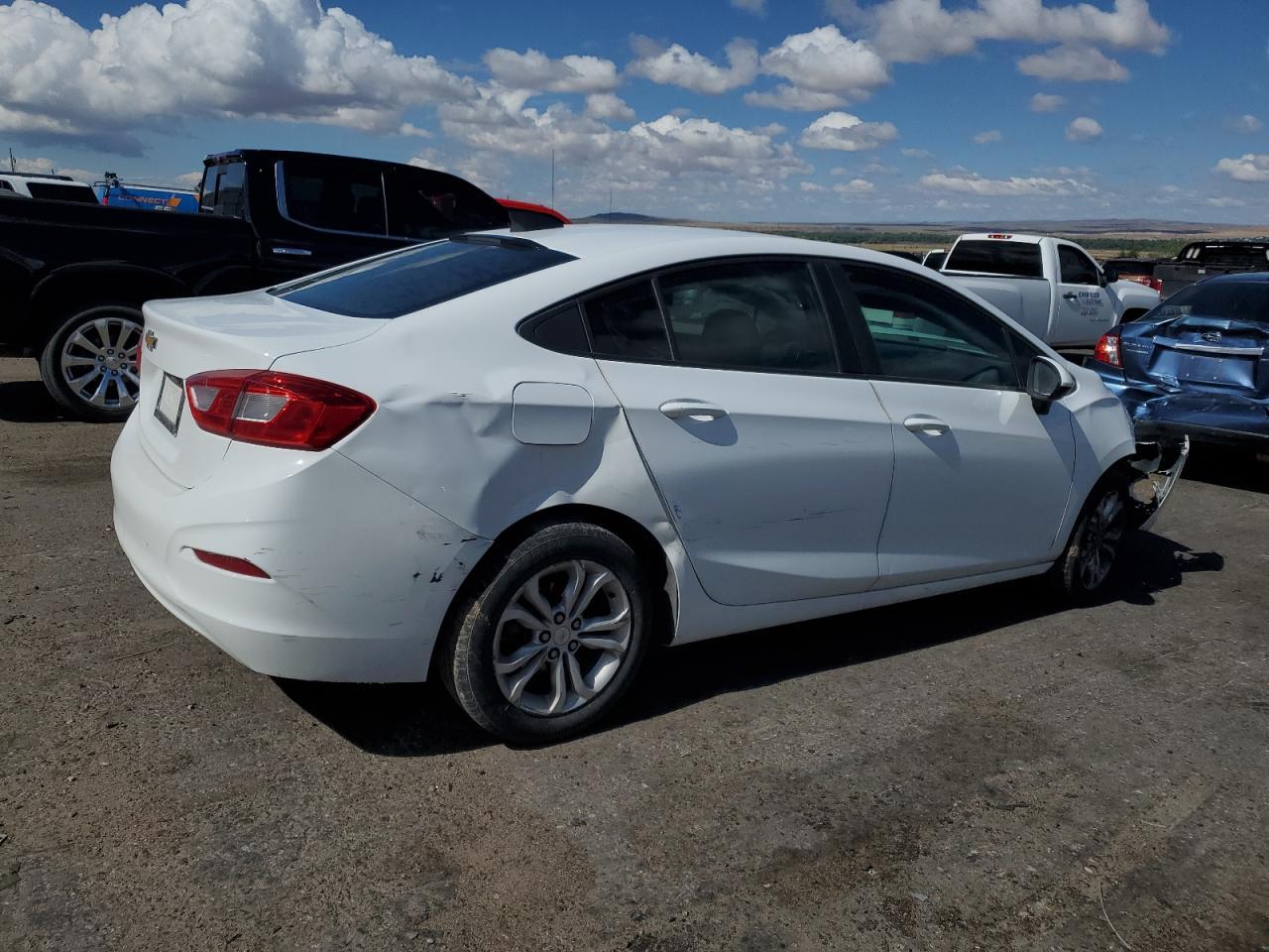 2019 Chevrolet Cruze Ls - Фото 3