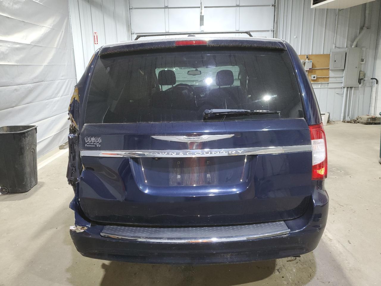 2012 Chrysler Town & Country Touring - Image 6