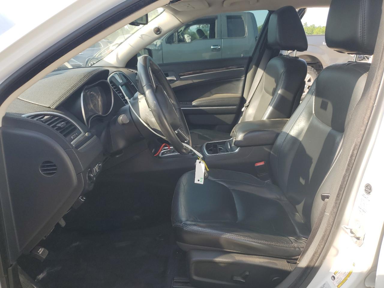2016 Chrysler 300 Limited - Фото 7