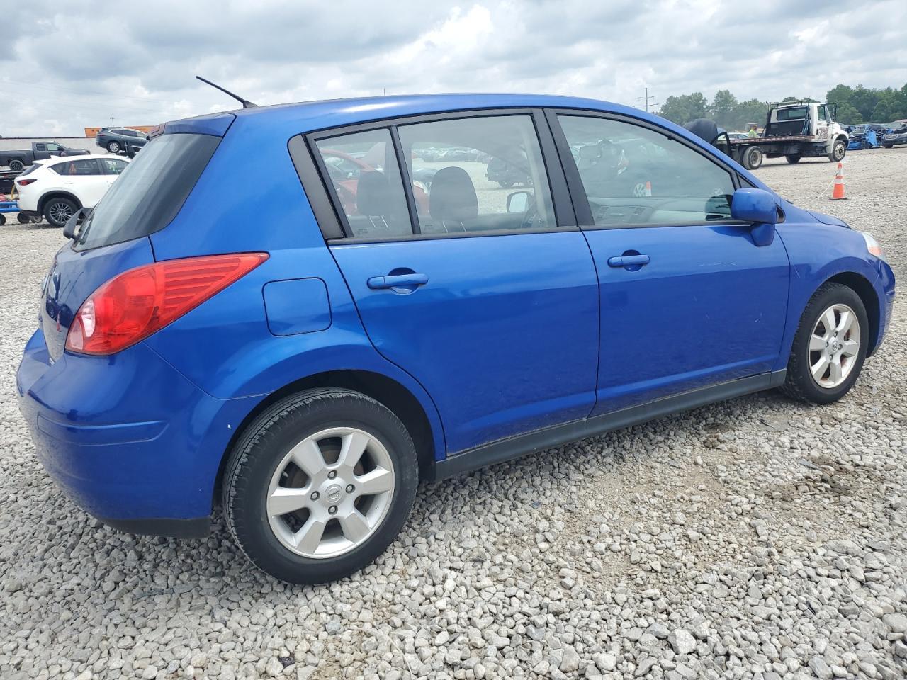 2012 Nissan Versa S - Image 3