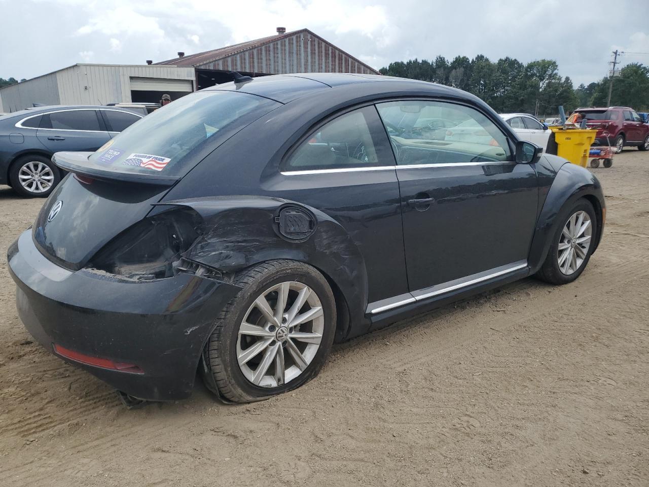 2018 Volkswagen Beetle Se - Image 3