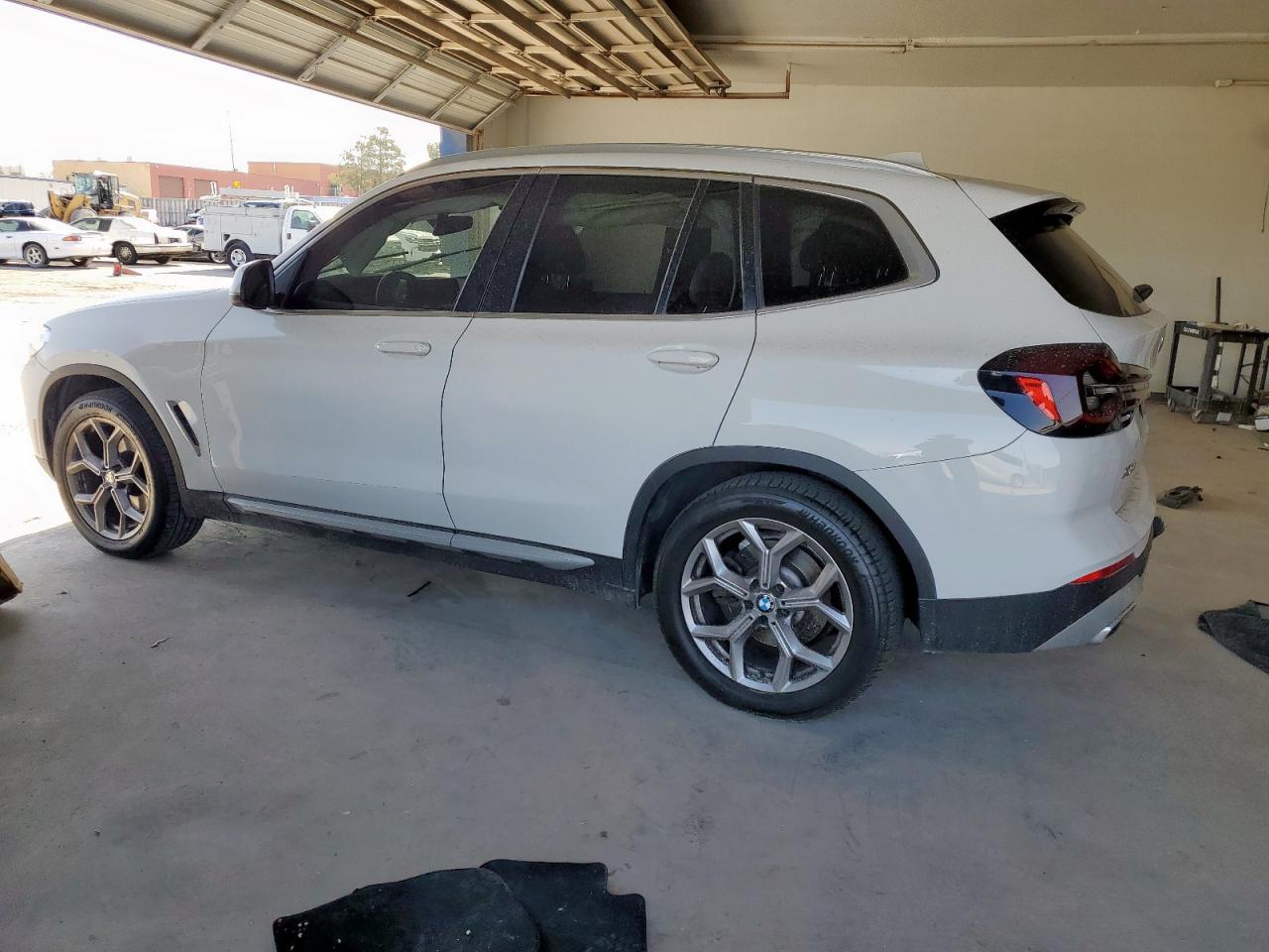 2022 BMW X3 Sdrive30I - Фото 2