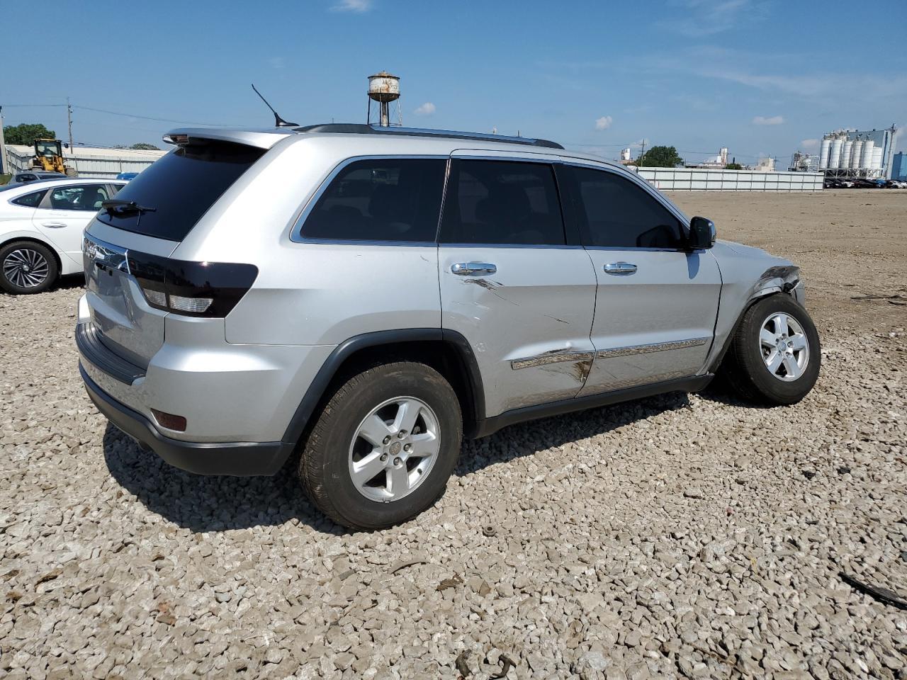 2013 Jeep Grand Cherokee Laredo - Image 3