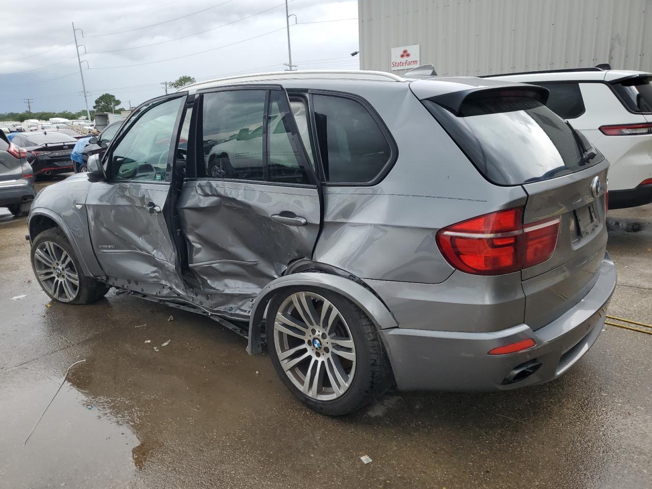 2011 BMW X5 xDrive50I - Image 2
