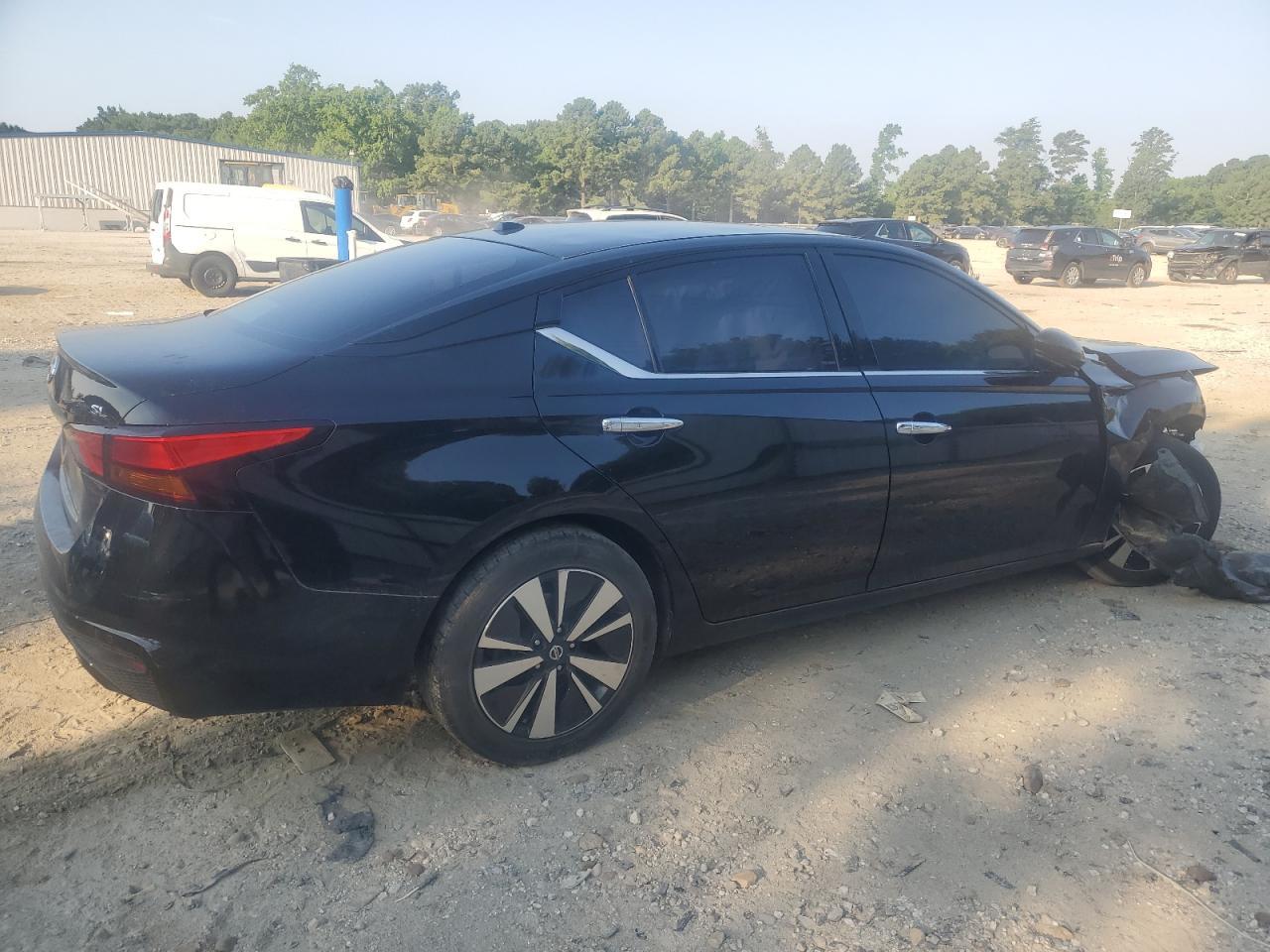 2019 Nissan Altima Sl - Image 3