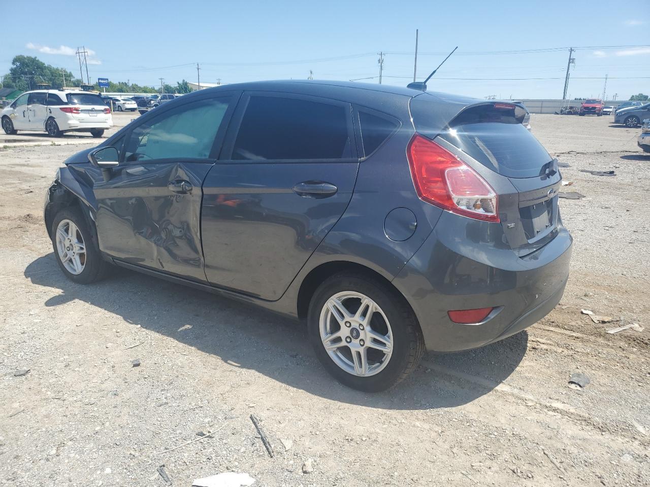 2019 Ford Fiesta Se - Image 2