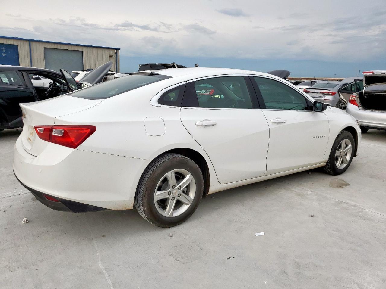 2024 Chevrolet Malibu Ls - Фото 3