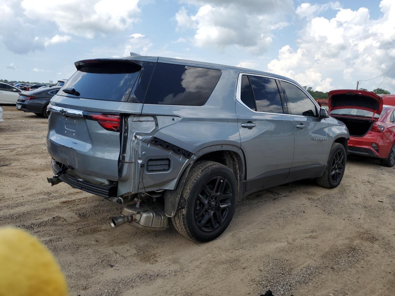 2023 Chevrolet Traverse Ls - Фото 3