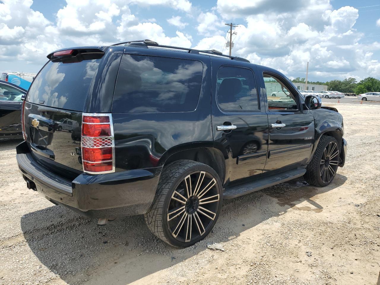 2013 Chevrolet Tahoe C1500 Lt - Image 3