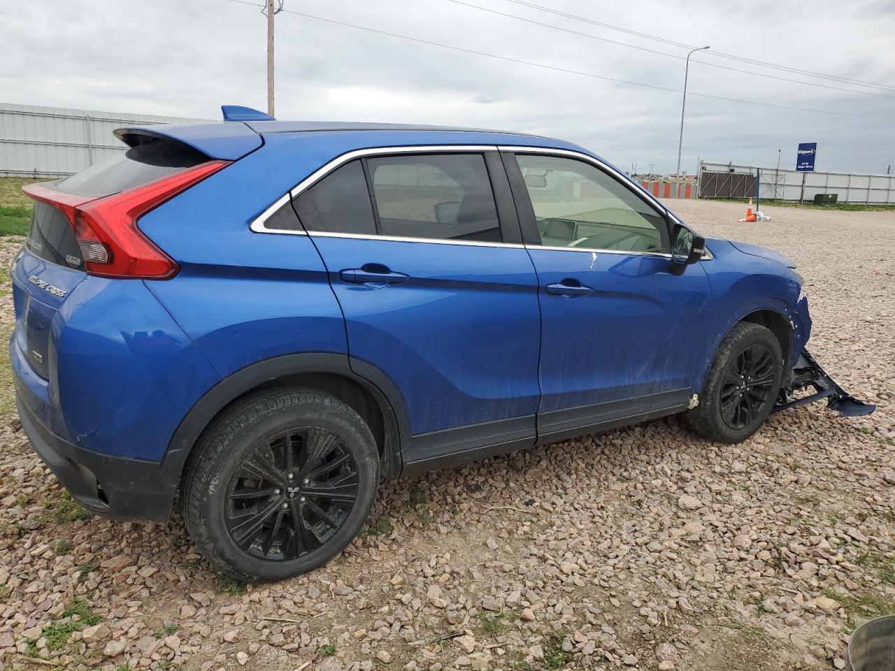 2019 Mitsubishi Eclipse Cross Le - Image 3