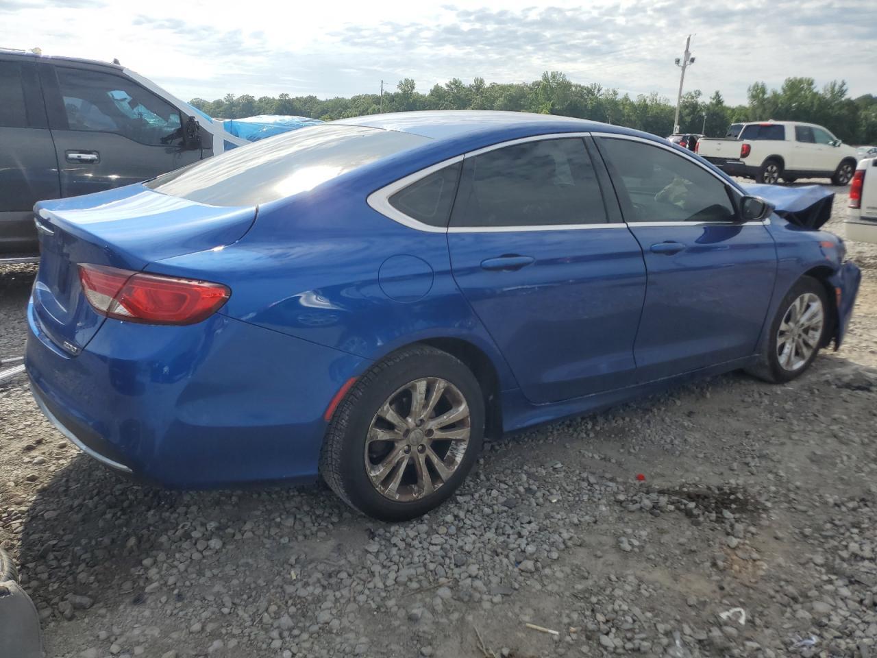 2015 Chrysler 200 Limited - Image 3