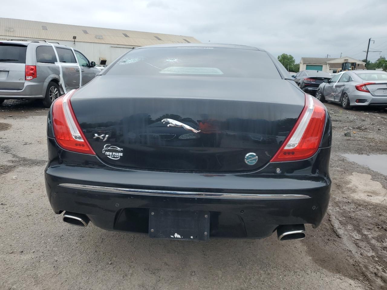 2011 Jaguar Xj - Image 6