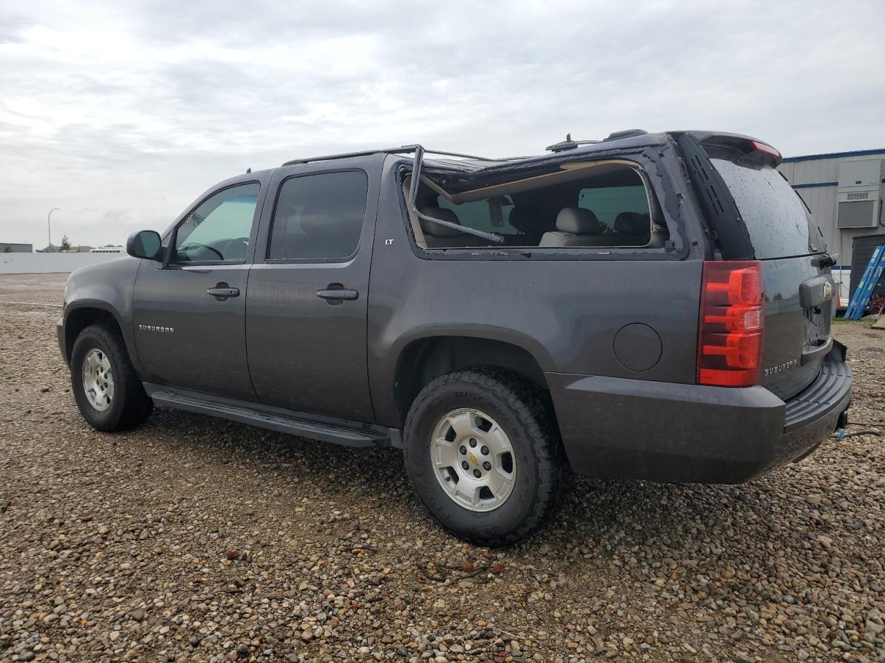 2010 Chevrolet Suburban K1500 Lt - Image 2