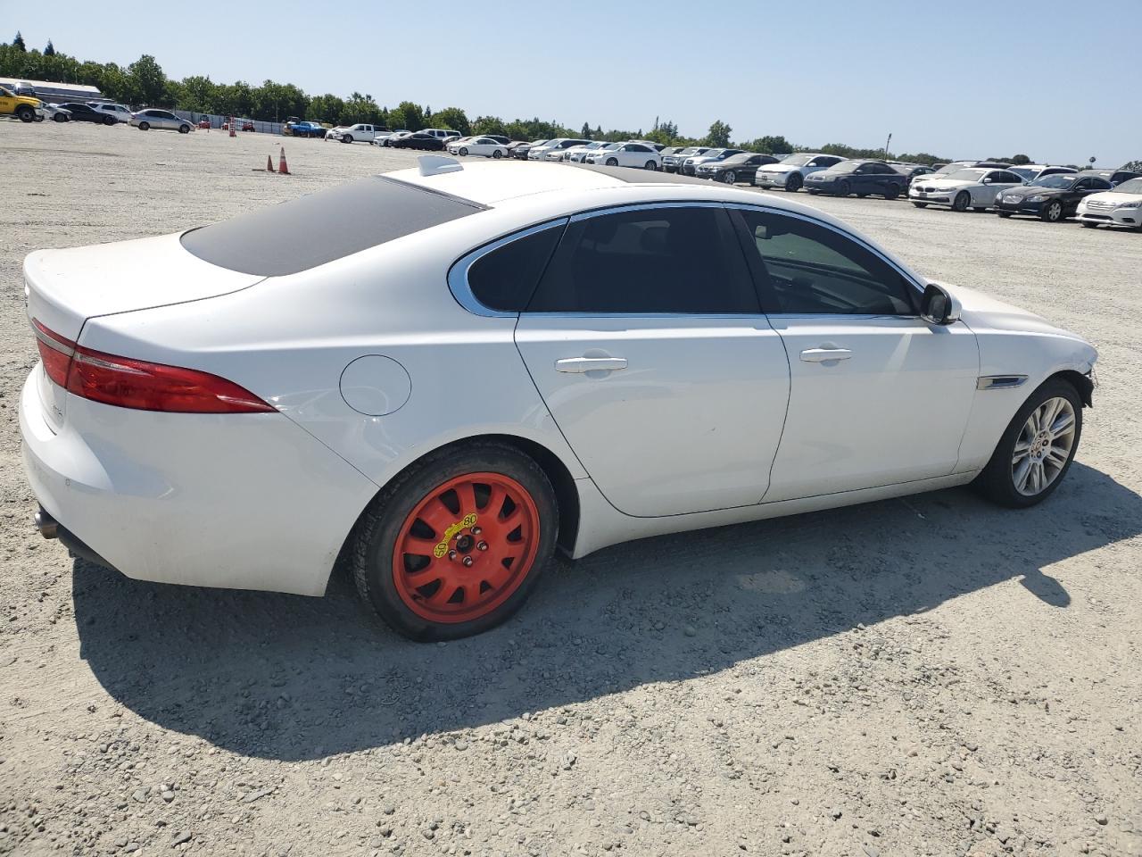 2016 Jaguar Xf Premium - Фото 3