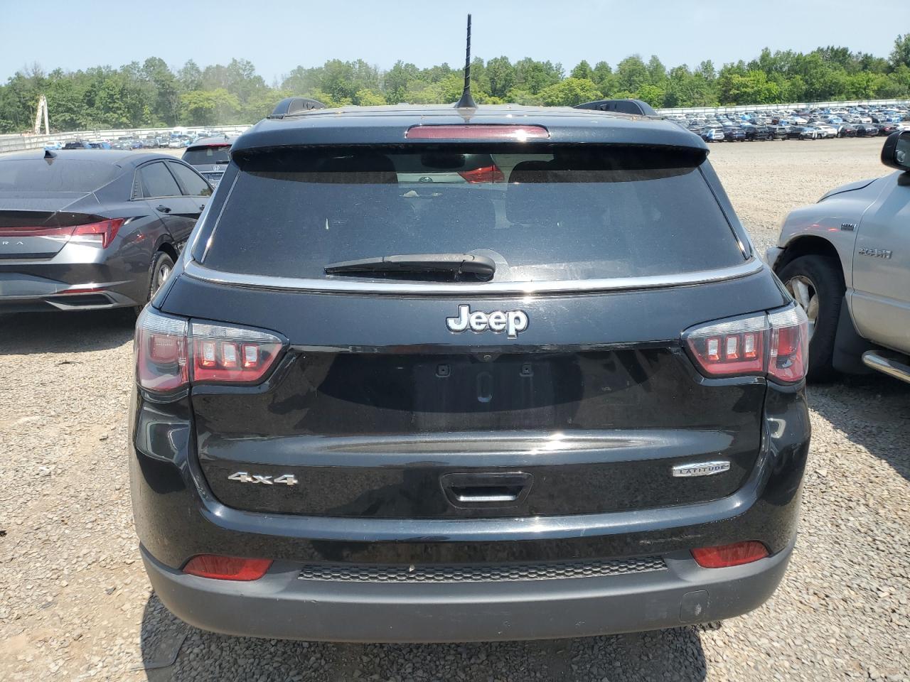 2020 Jeep Compass Latitude - Image 6