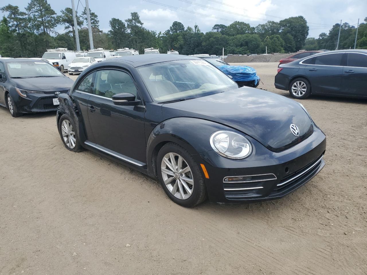 2018 Volkswagen Beetle Se - Image 4