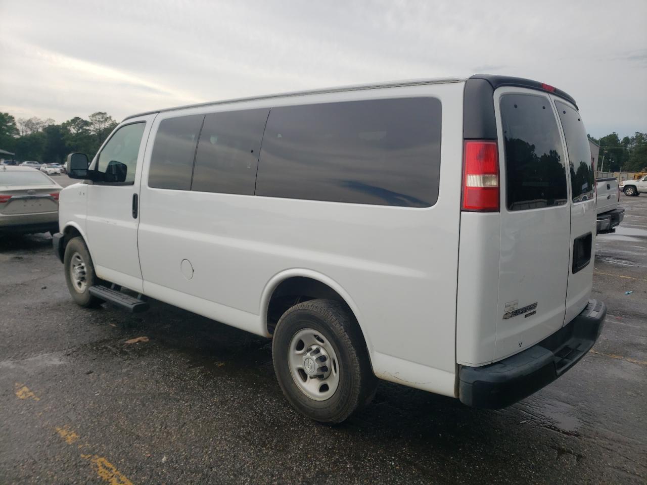 2016 Chevrolet Express G2500 Ls - Image 2