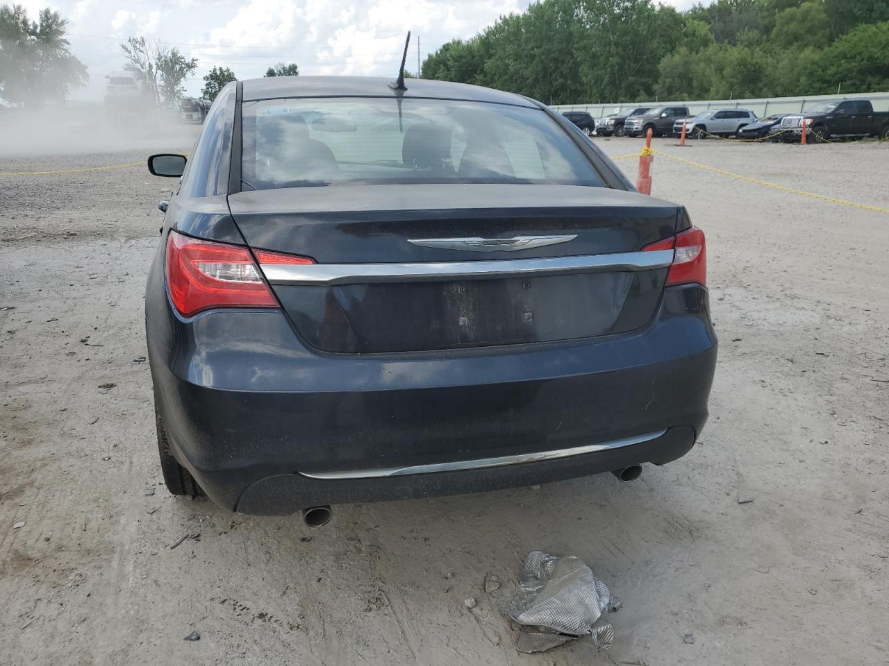 2013 Chrysler 200 Lx - Image 6