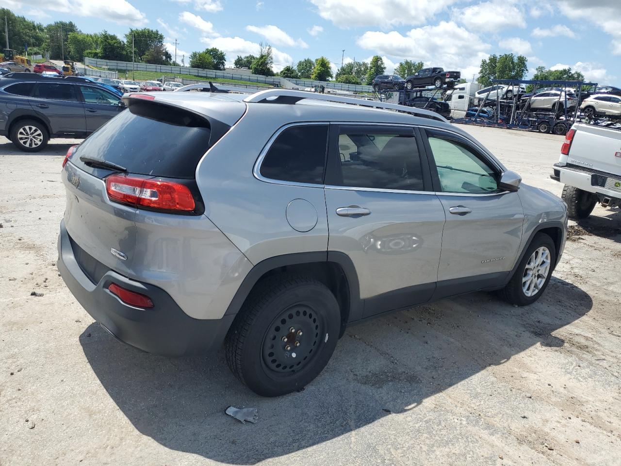 2015 Jeep Cherokee Latitude - Image 3