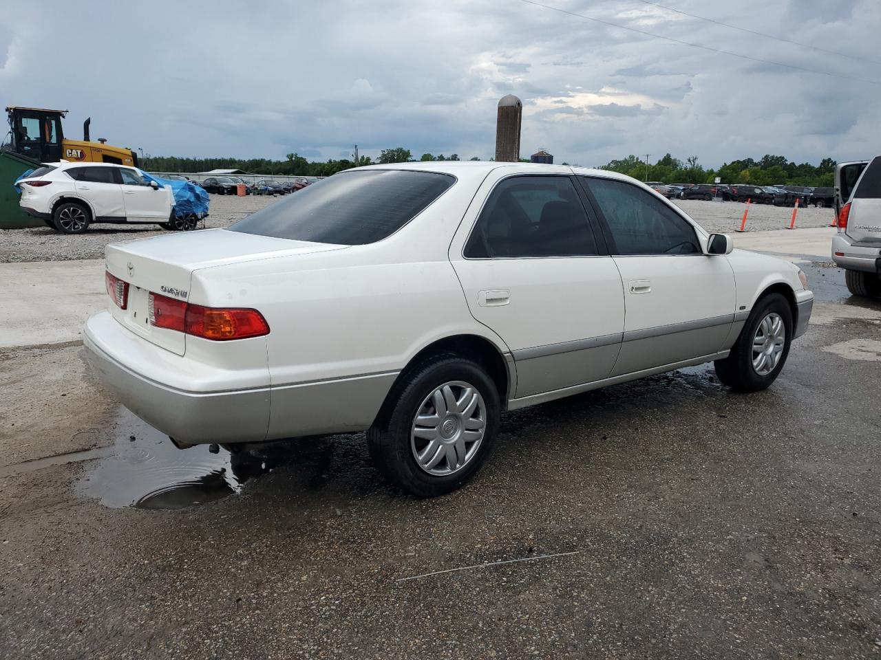 2001 Toyota Camry Le - Image 3