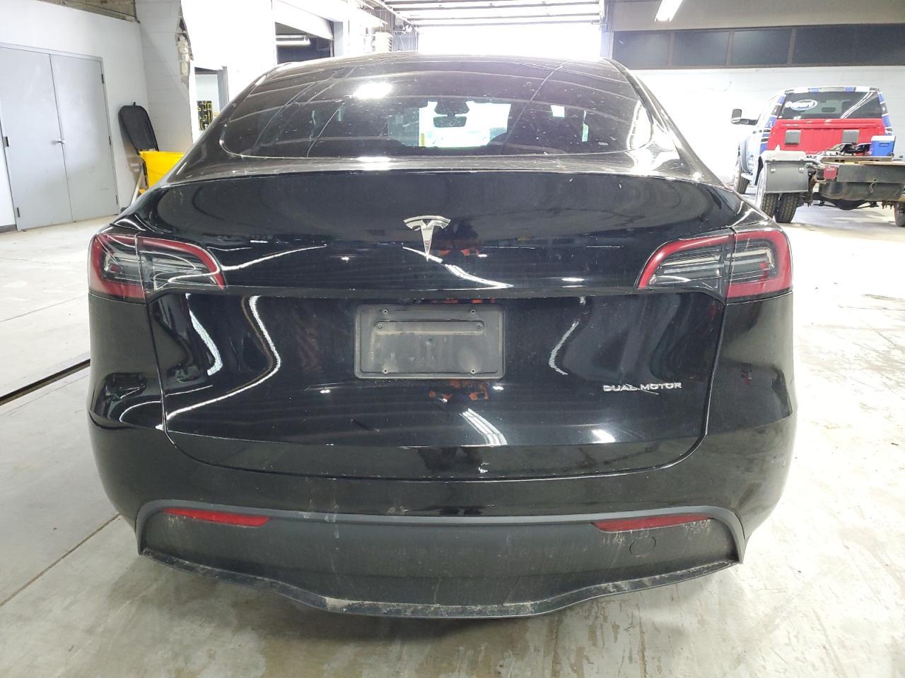 2023 Tesla Model Y - Фото 6
