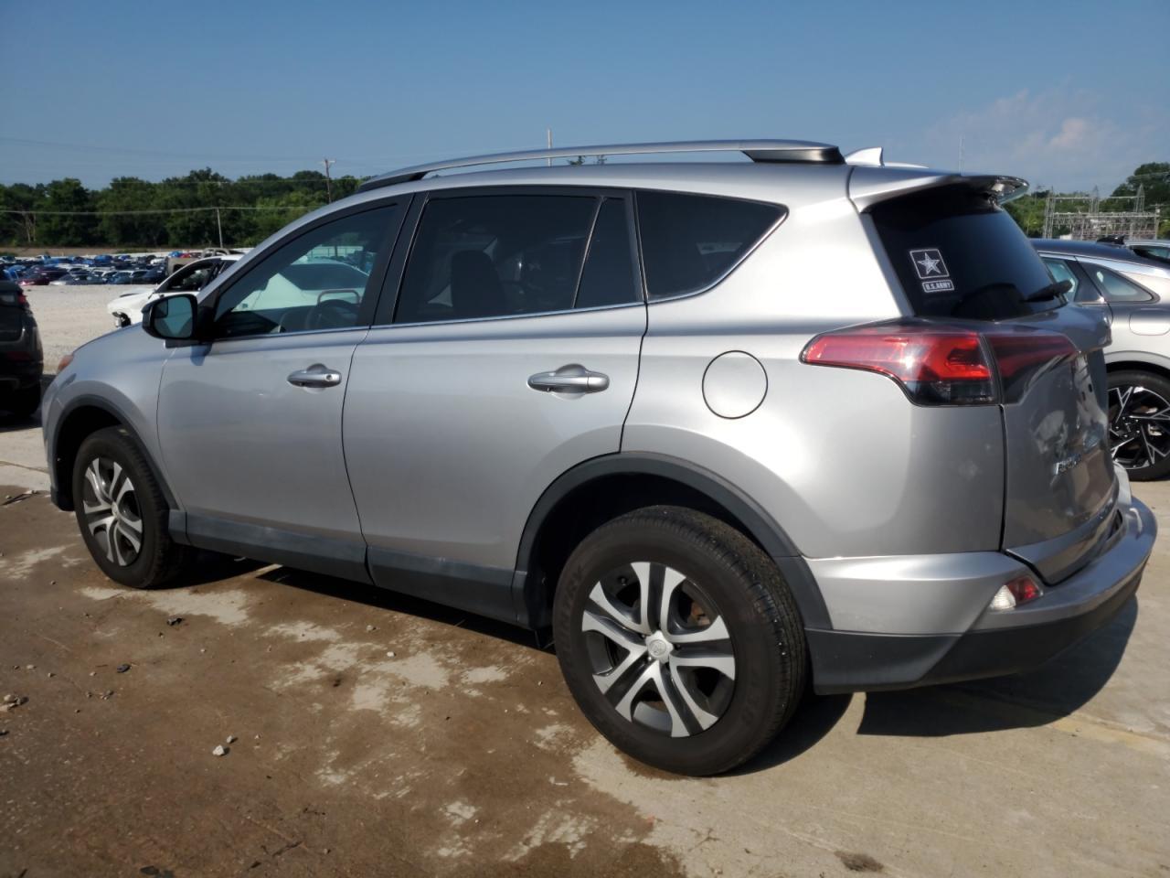 2018 Toyota Rav4 Le - Фото 2