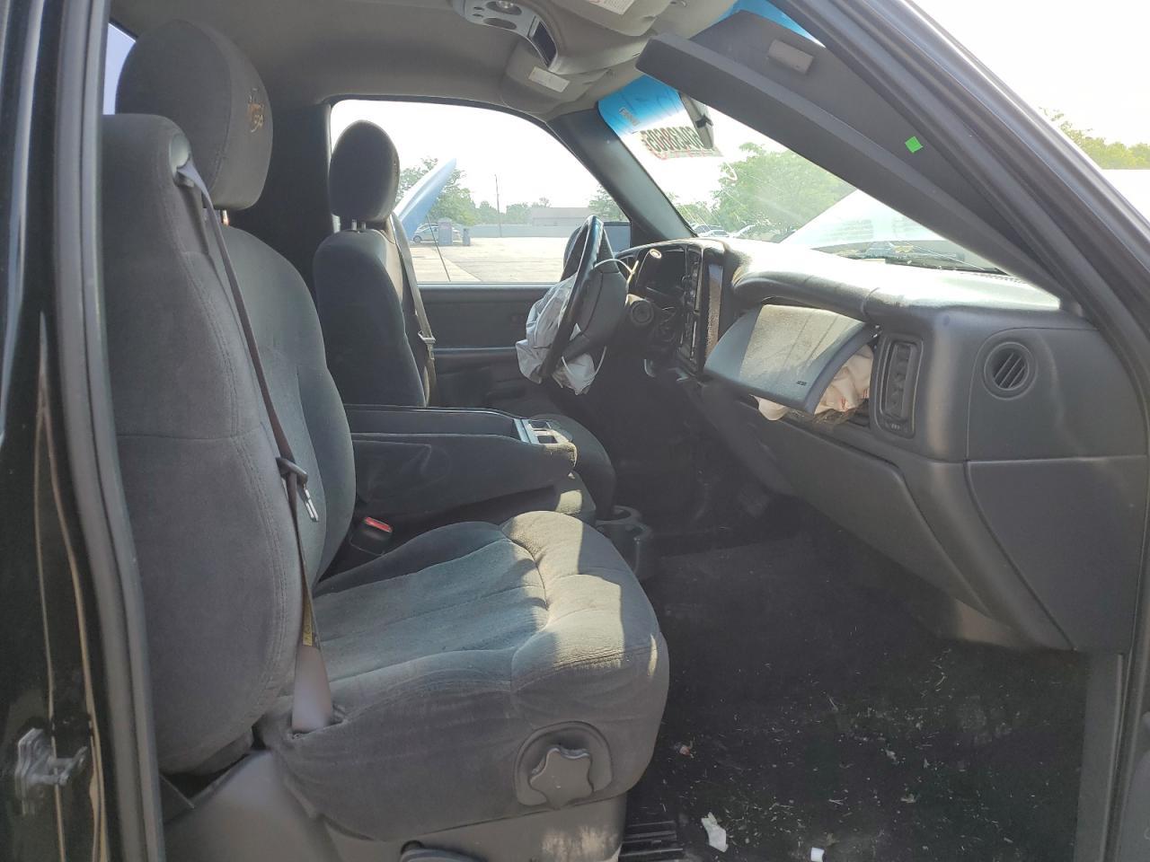 2002 Chevrolet Silverado C1500 - Image 7