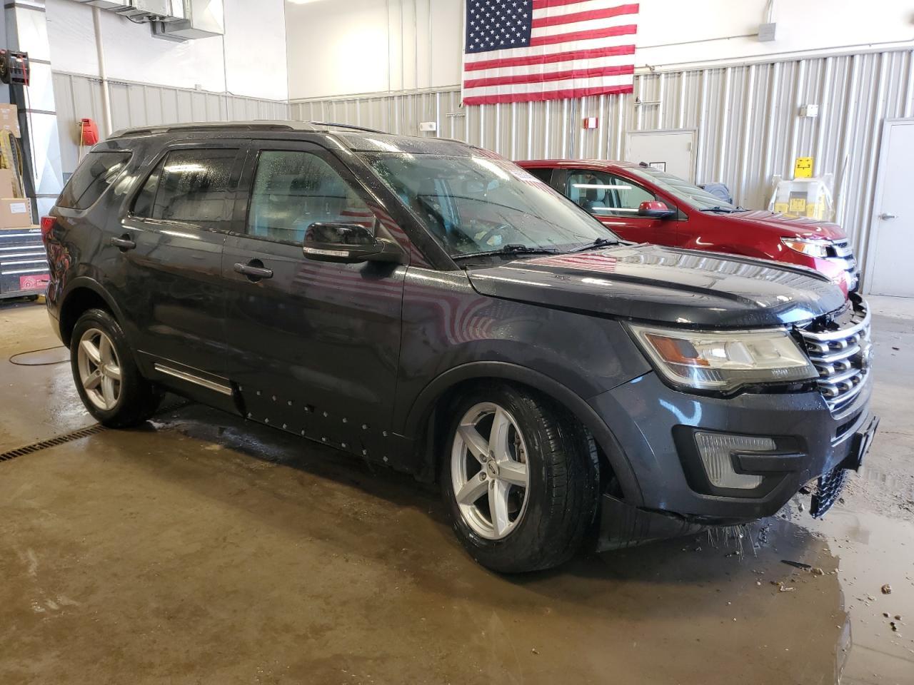 2017 Ford Explorer Xlt - Image 4
