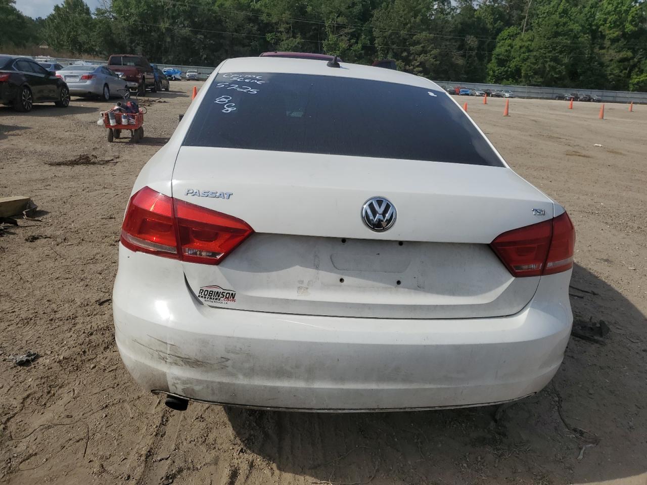 2014 Volkswagen Passat S - Фото 6