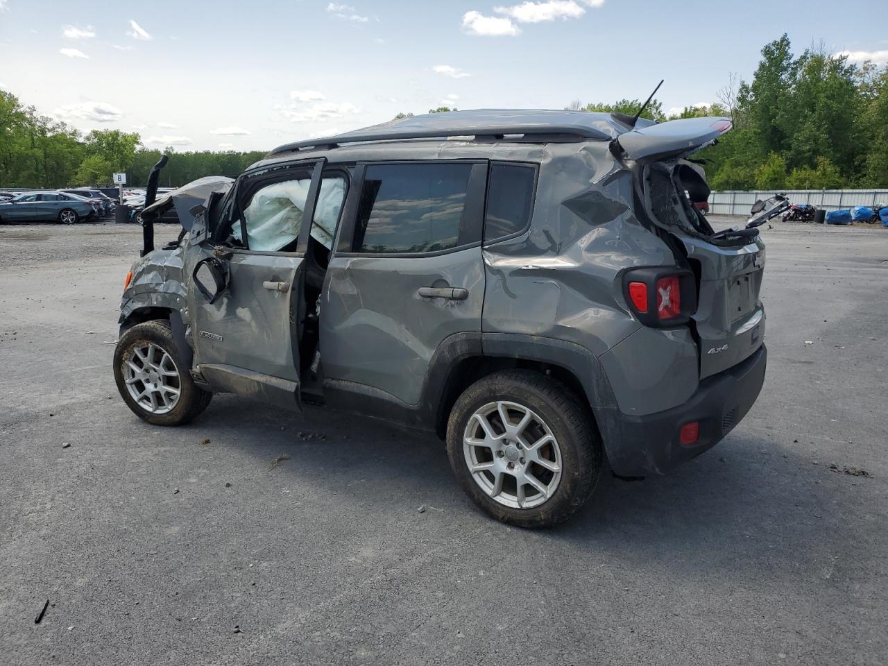 2021 Jeep Renegade Latitude - Фото 2