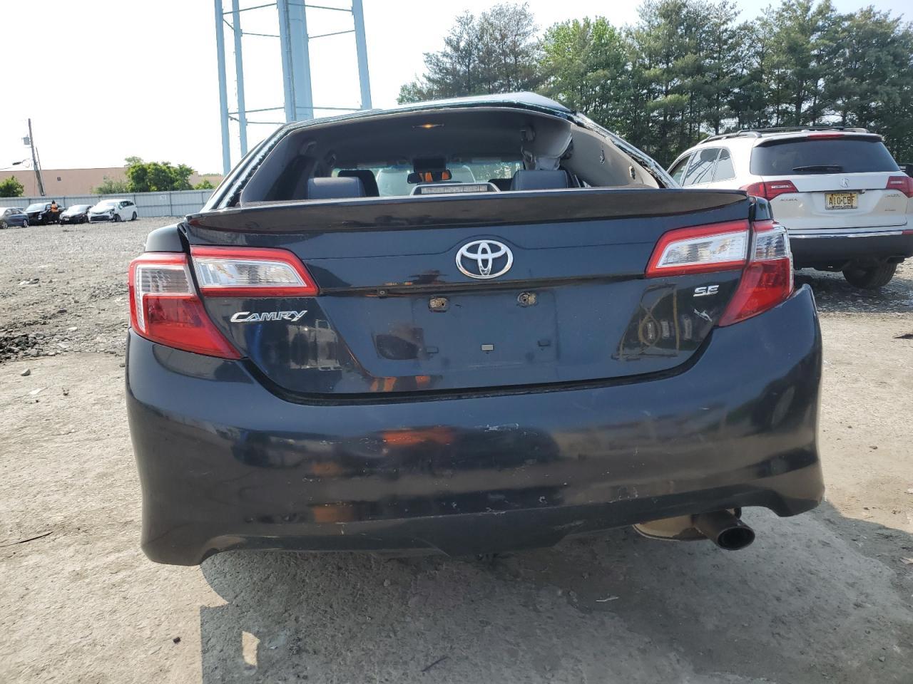 2014 Toyota Camry L - Image 6