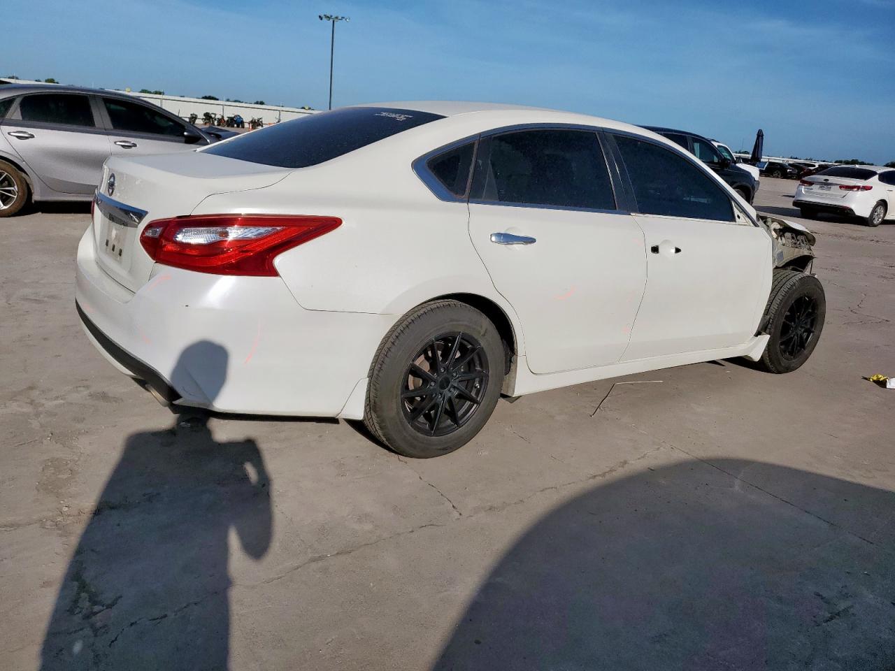 2017 Nissan Altima 2.5 - Фото 3