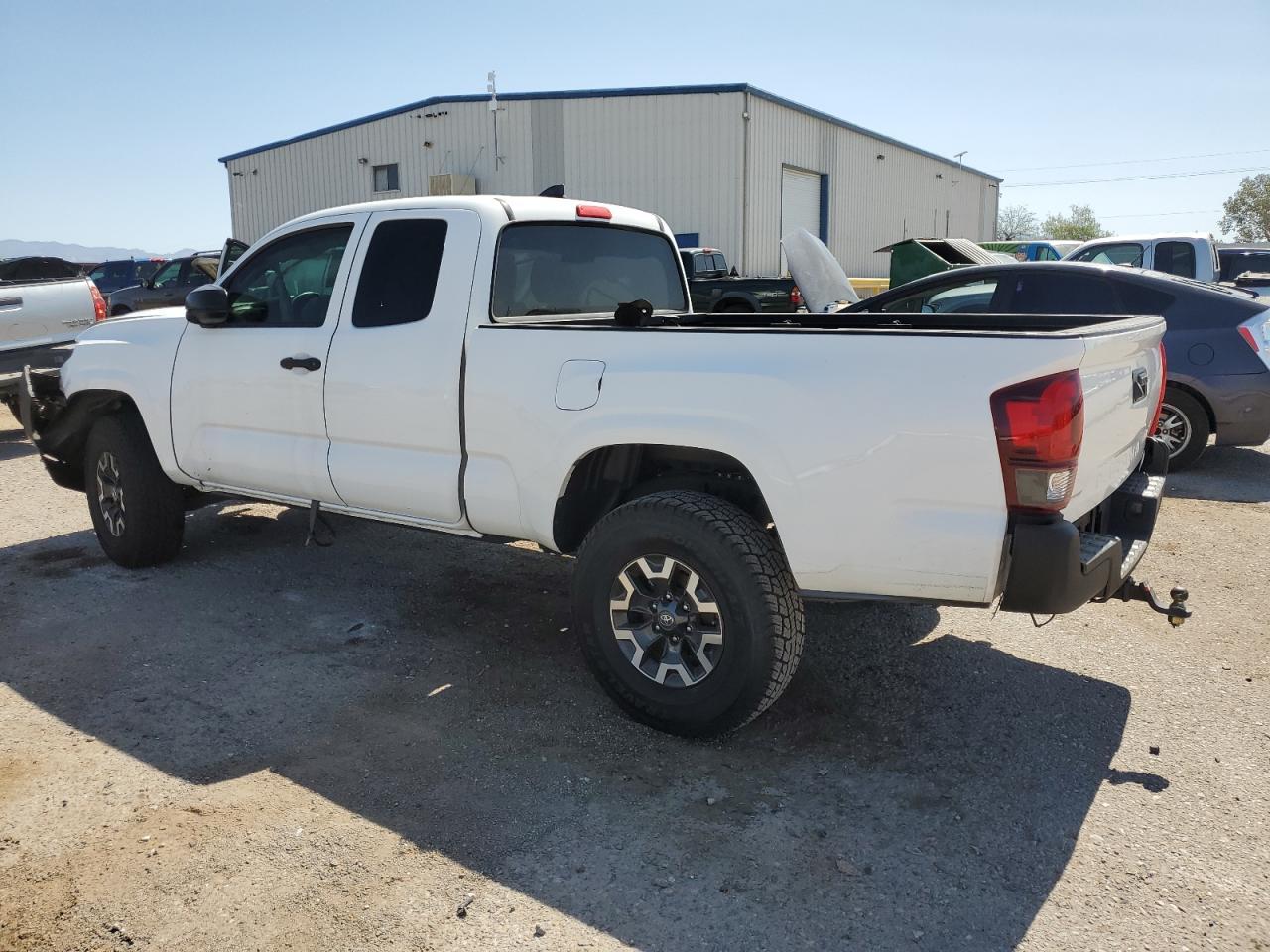 2018 Toyota Tacoma Access Cab - Фото 2