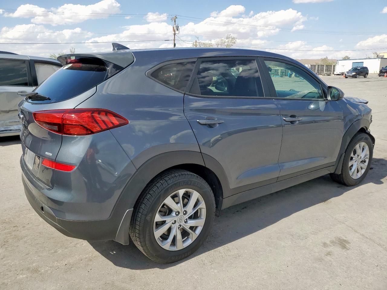 2021 Hyundai Tucson Se - Image 3