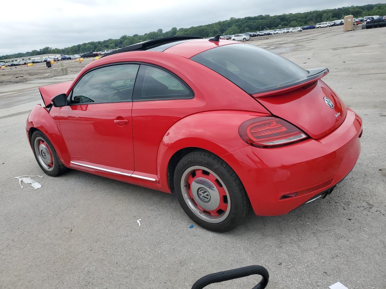 2018 Volkswagen Beetle S - Фото 2
