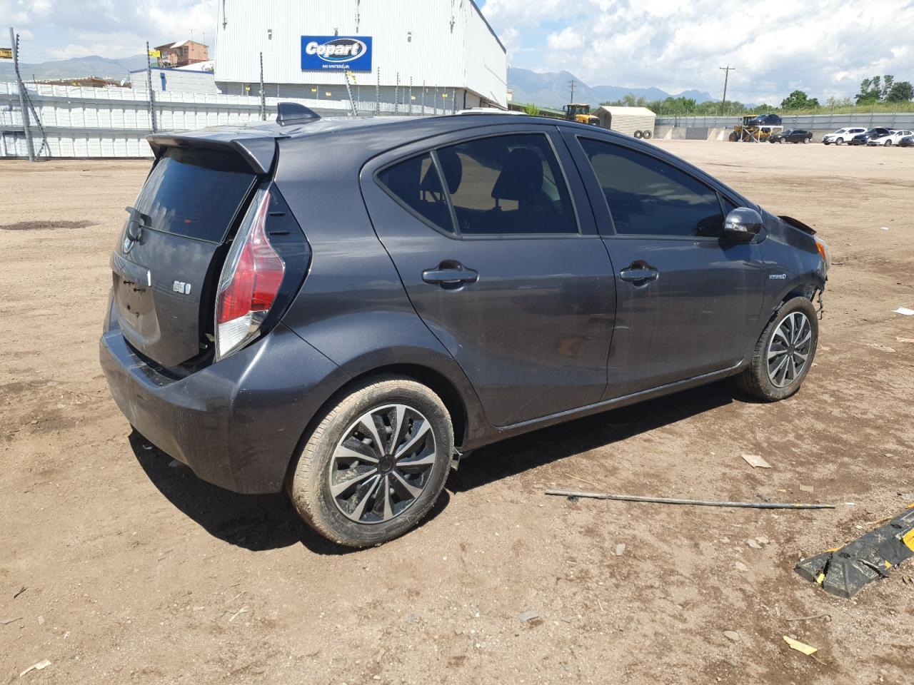 2015 Toyota Prius C - Image 3