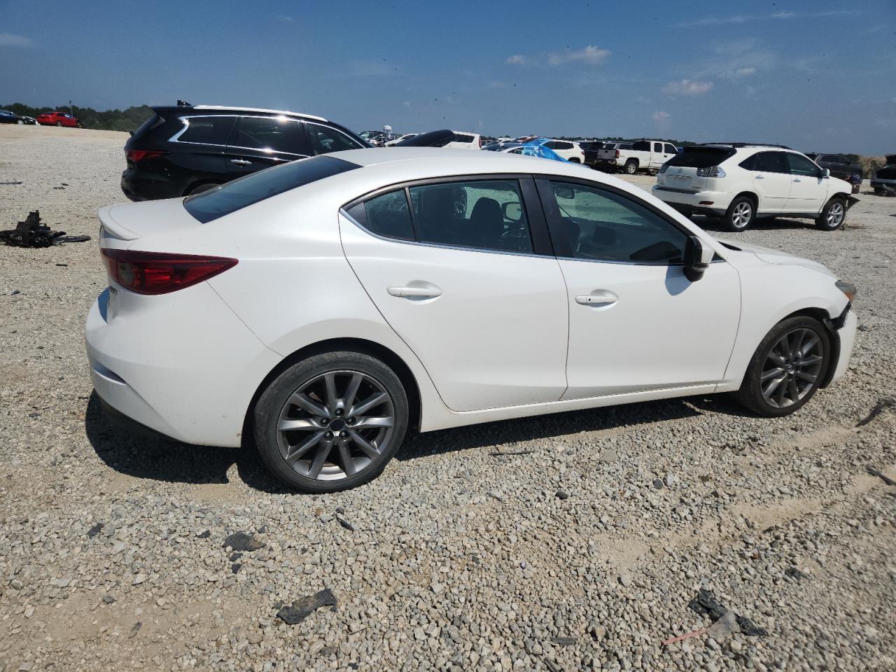 2018 Mazda 3 Touring - Image 3