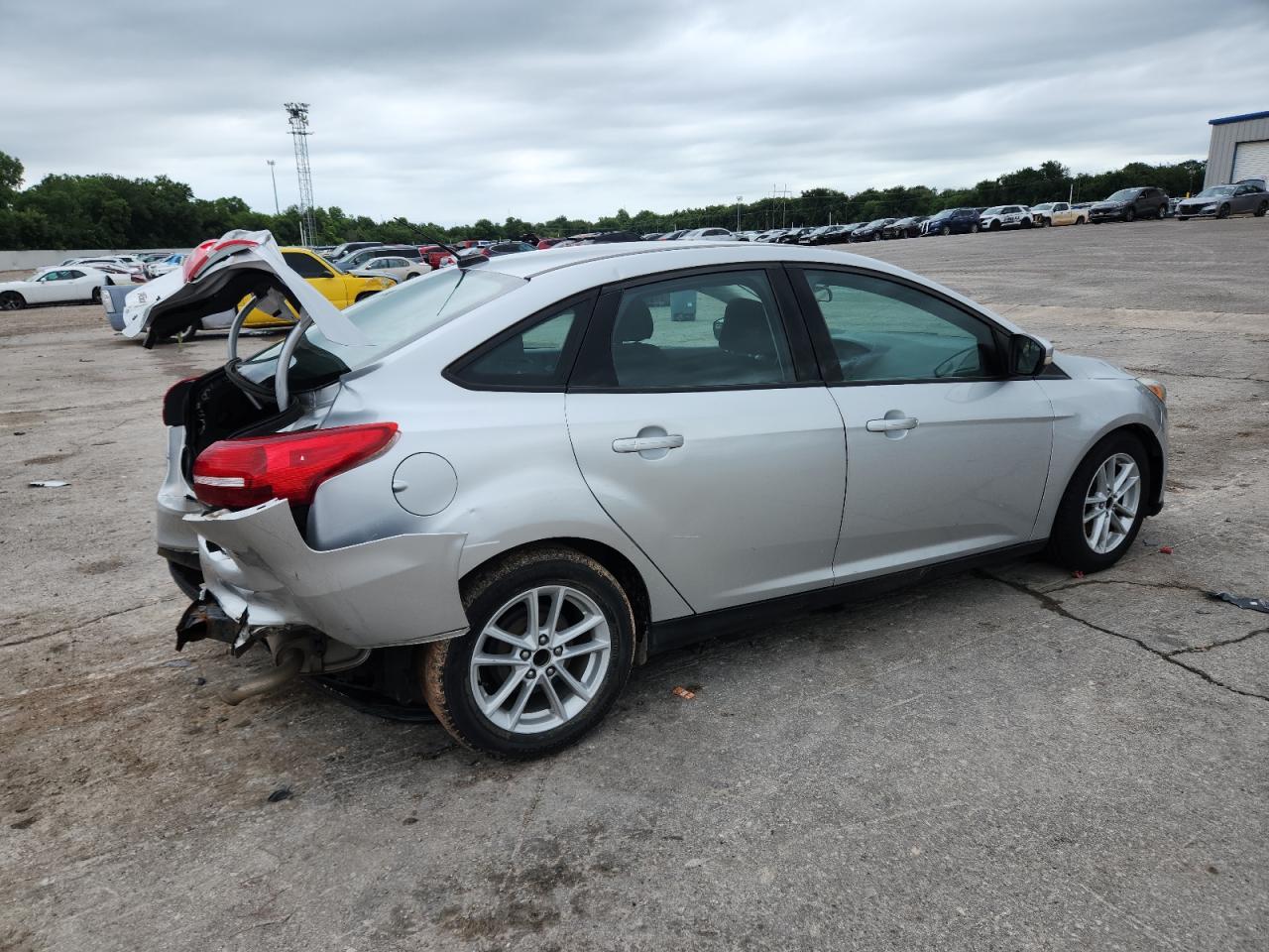 2017 Ford Focus Se - Image 3