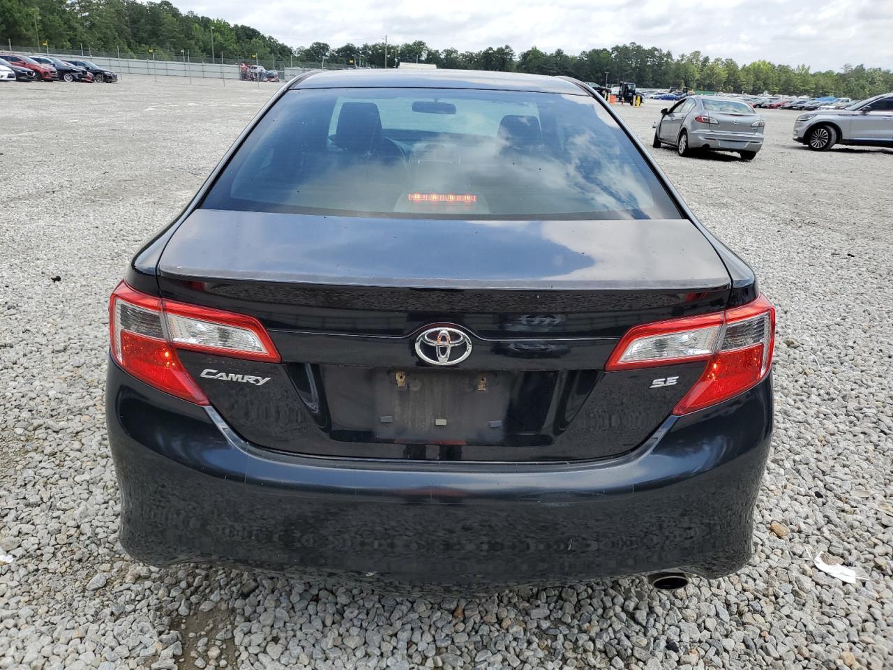 2014 Toyota Camry L - Image 6