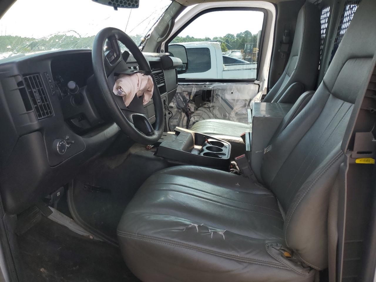 2015 Chevrolet Express G2500 - Фото 7