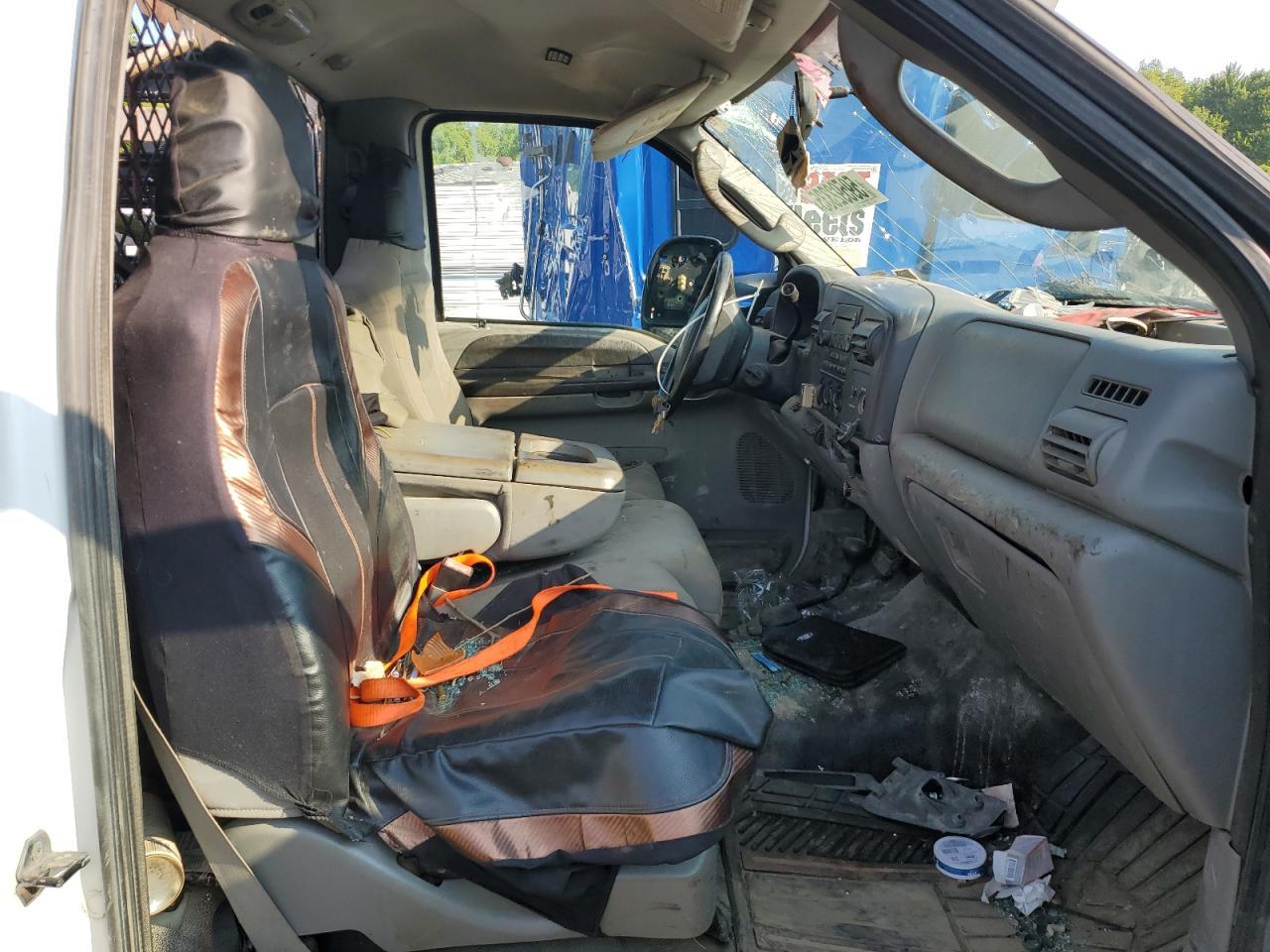 2005 Ford F550 Super Duty - Фото 7