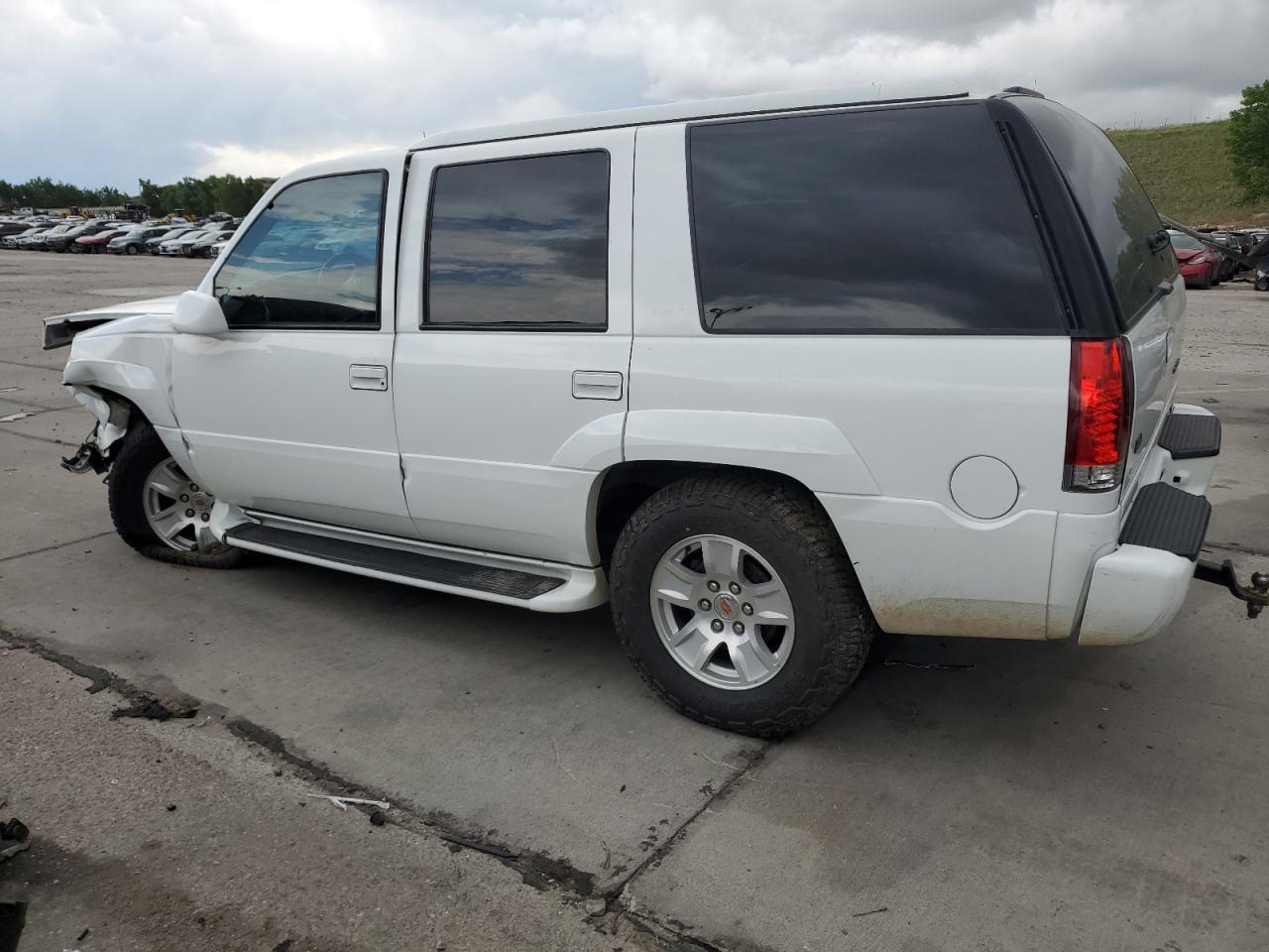 2000 Cadillac Escalade - Image 2