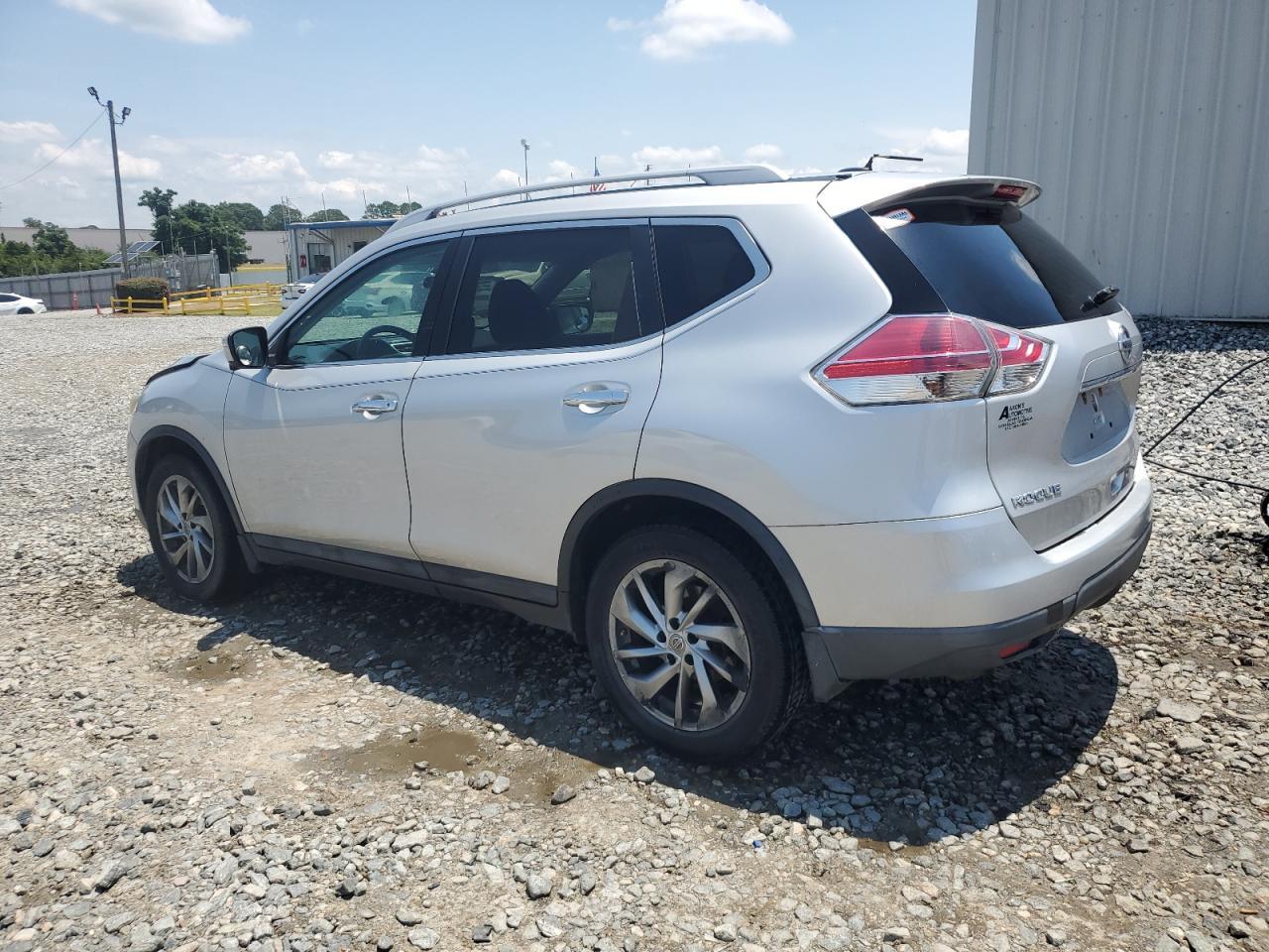 2015 Nissan Rogue S - Фото 2