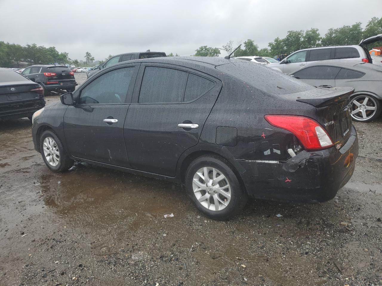2018 Nissan Versa S - Фото 2