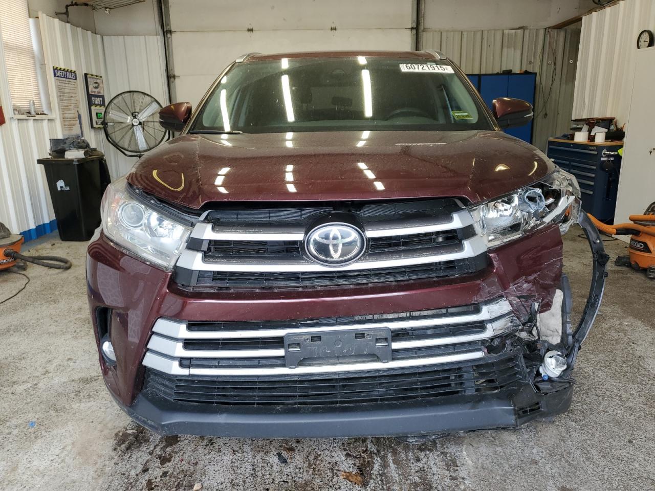 2019 Toyota Highlander Se - Фото 5