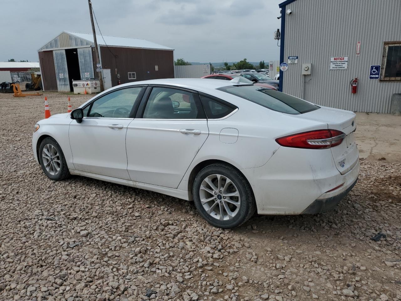 2020 Ford Fusion Se - Image 2
