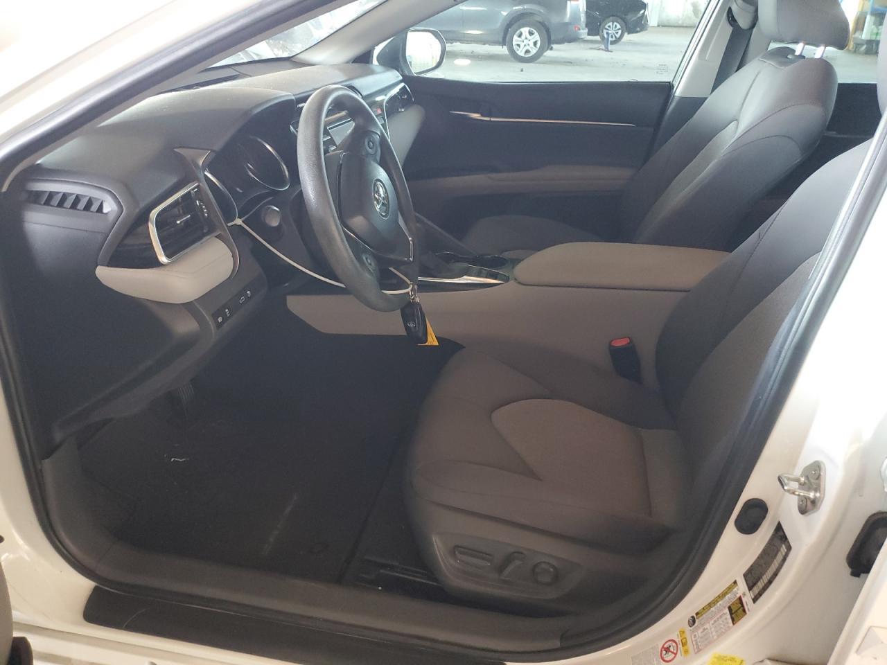 2018 Toyota Camry Le - Фото 7