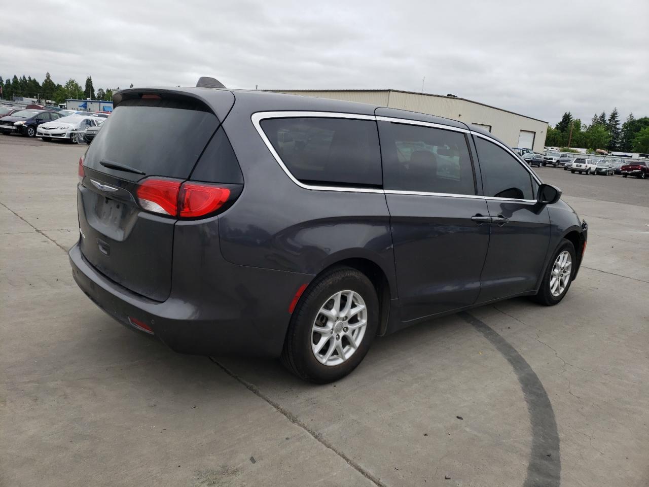 2018 Chrysler Pacifica Touring - Фото 3